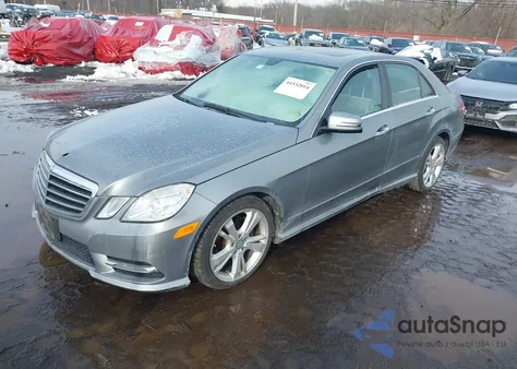 2013 Mercedes-Benz E 350 4Matic z USA, uszkodzony, nr VIN WDDHF8JB3DA745170